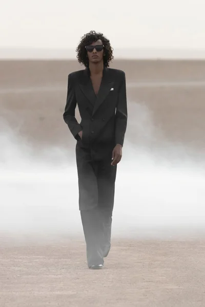 Look 14
